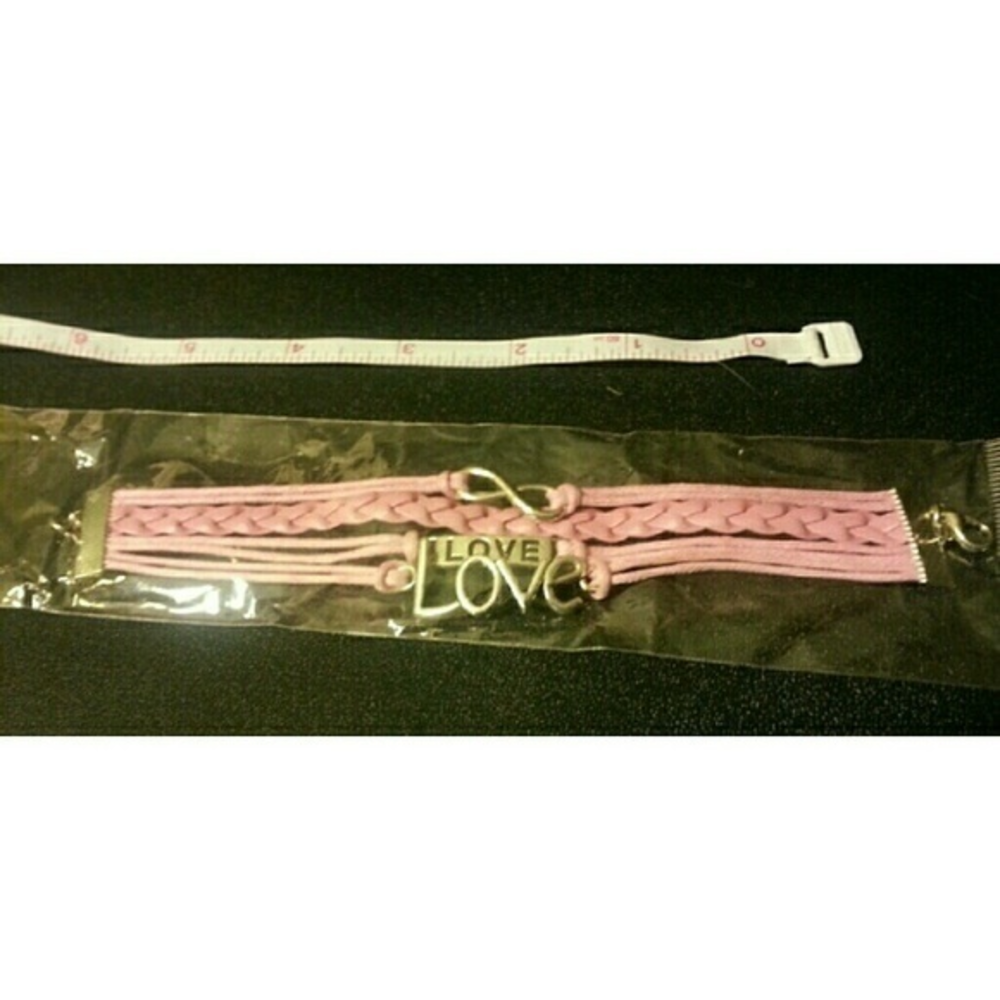 ✨️  New in package Pink Wrap‎ Bracelet